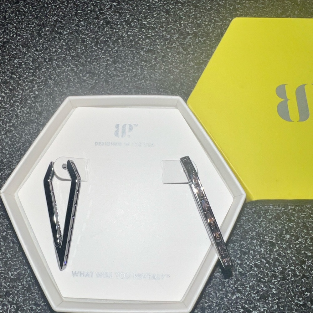 The Moment Of A Lifetime Ring Bomb Party Earrings Hematite Plating